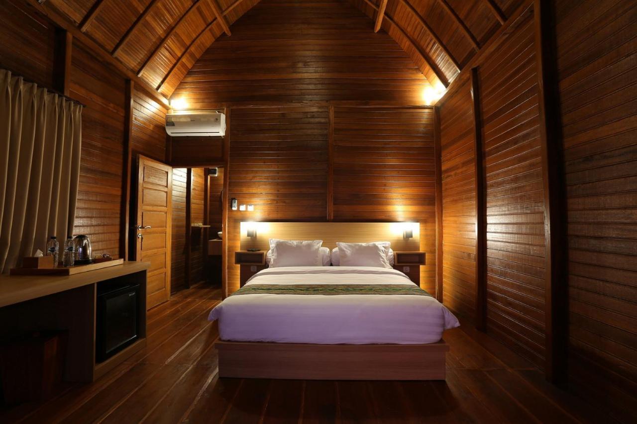 Azana Essence Villa Tabitha Lombok Bumbang Exterior photo